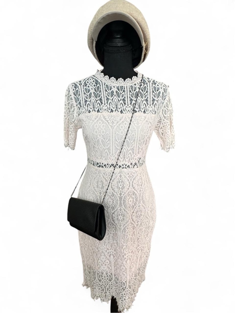 Elegant Pastel Pink Lace Sheath Dress